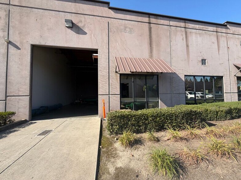 More Photos Of 1001 Nichols Dr, Rocklin Warehouse For Lease