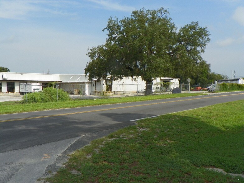 More Photos Of 1107 N Thomas Ave, Leesburg Warehouse For Lease