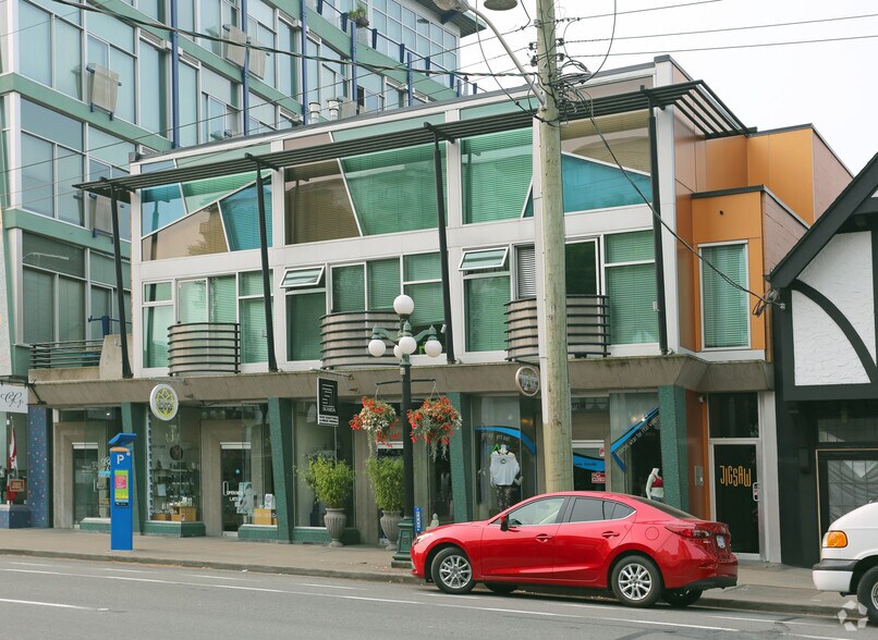 More Photos Of 1030 Meares St, Victoria Apartments For Lease