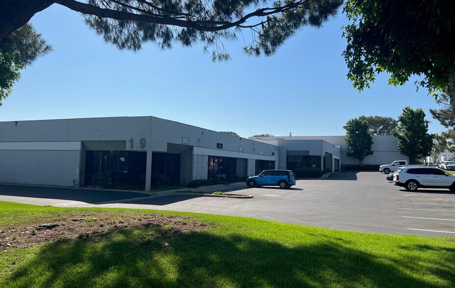 More Photos Of 139 N Maple St, Corona Unknown For Lease