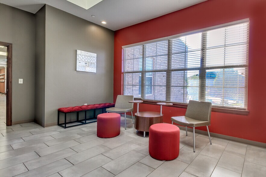 More Photos Of 2524 N Broadway, Edmond Office For Lease