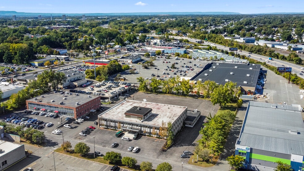 More Photos Of 30-32 N Russell Rd, Albany Office For Sale