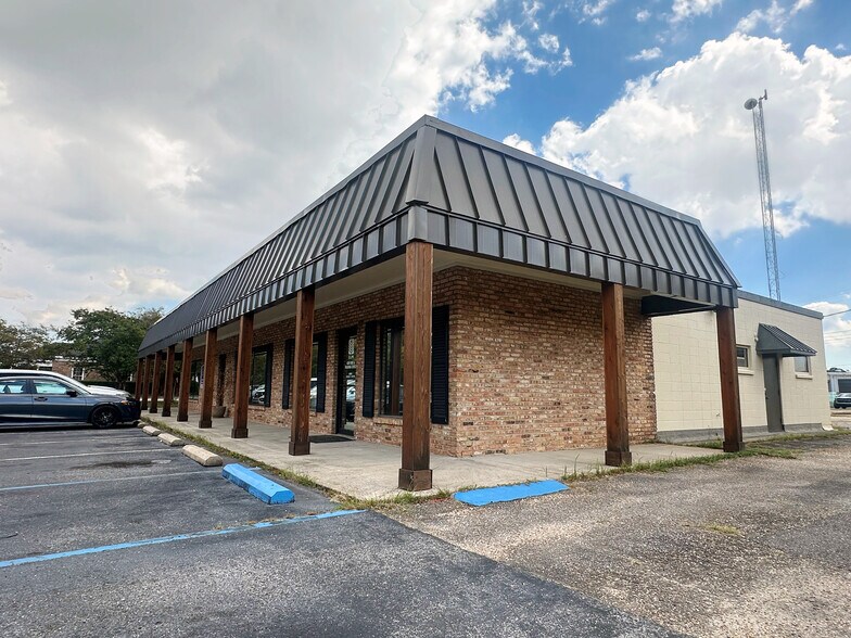 More Photos Of 3165 Dauphin St, Mobile Freestanding For Sale