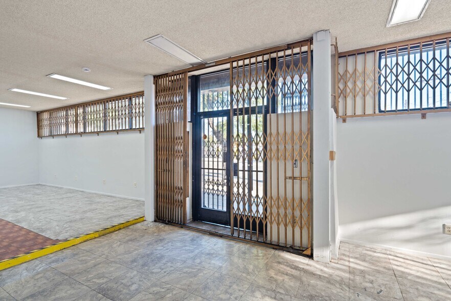 More Photos Of 1421 S Hill St, Los Angeles Warehouse For Lease