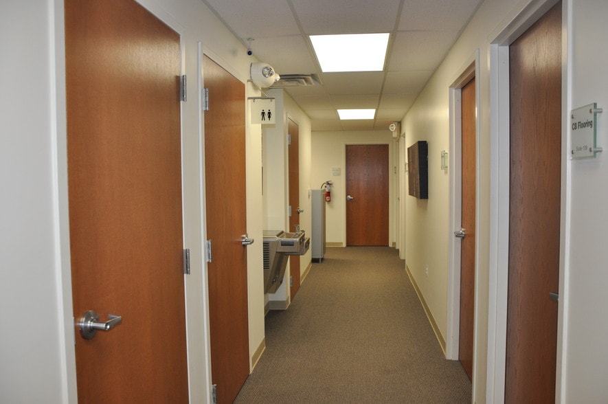 More Photos Of 14111-14165 Robert Paris Ct, Chantilly Office For Sale