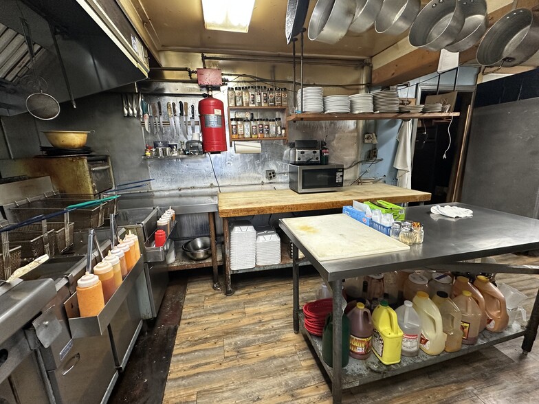 More Photos Of 7034 US-219 Hwy, Lewis Run Restaurant For Sale