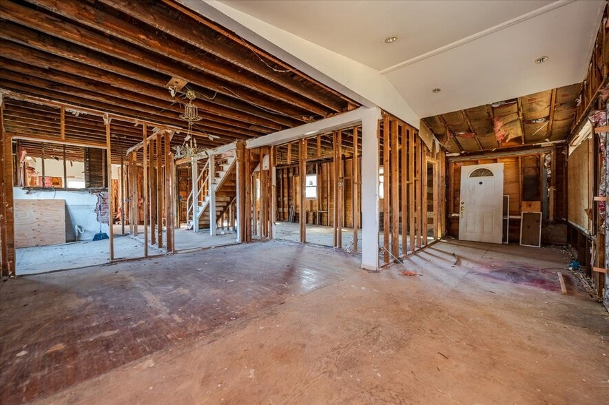 More Photos Of 304 Larkfield Rd, East Northport Freestanding For Sale