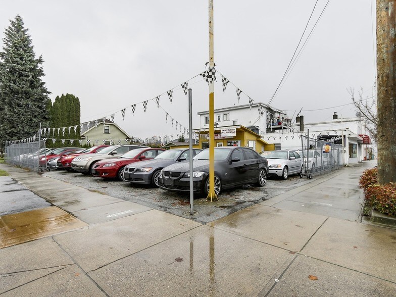 More Photos Of 909-915 Twelfth St, New Westminster Land For Sale