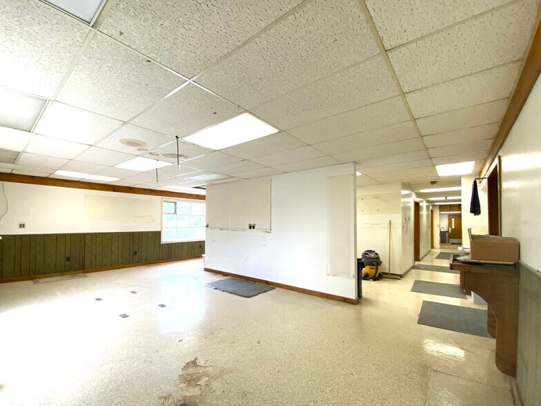 More Photos Of 915 N Hanover St, Elizabethtown Medical For Sale