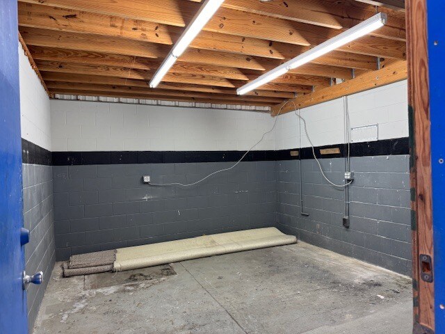 More Photos Of 724 S Nova Rd, Ormond Beach Service For Lease