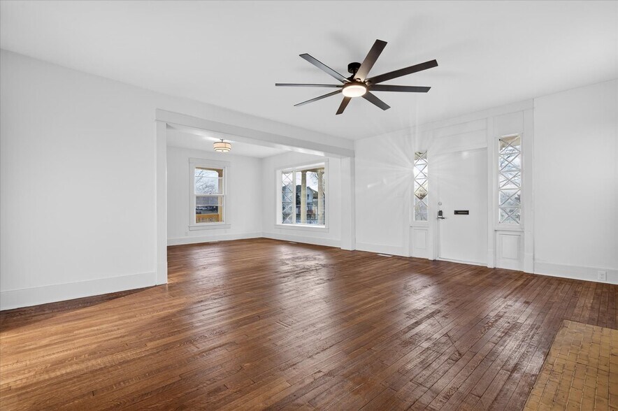 More Photos Of 822 S Johnstone Ave, Bartlesville Freestanding For Sale