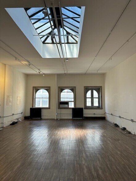 More Photos Of 552-556 Broadway, New York Office Residential For Lease