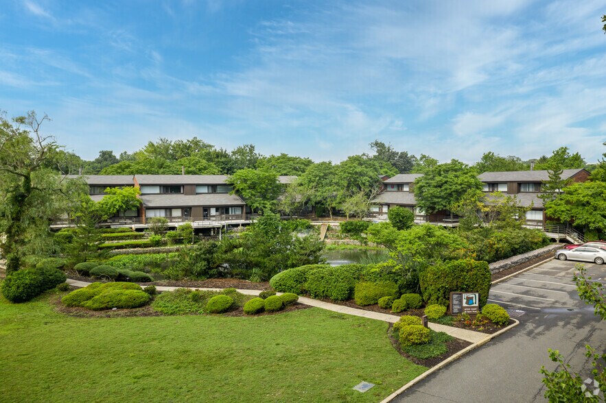 More Photos Of 1000 Lake St, Ramsey Office For Lease