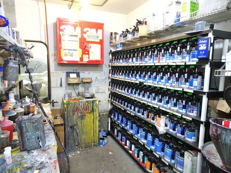 More Photos Of 4261 Chicago Ave, Minneapolis Auto Repair For Sale