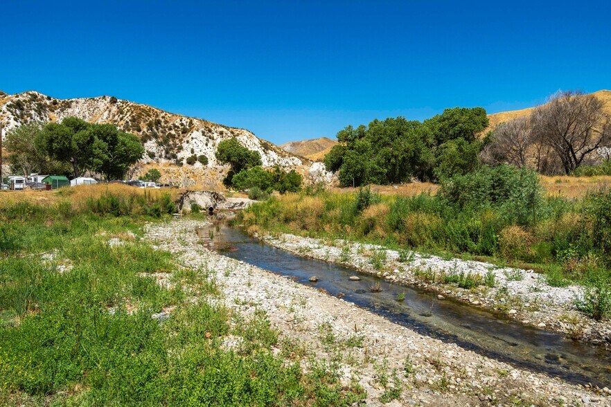 More Photos Of 10645 Soledad Canyon Rd, Santa Clarita Specialty For Sale