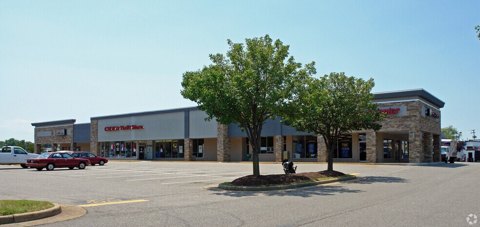 More Photos Of 416 Denbigh Blvd, Newport News Freestanding For Lease