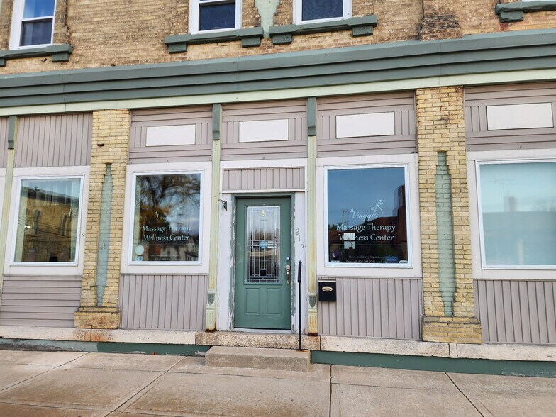 Primary Photo Of 215 E Main St, Waupun Storefront Retail Residential For Lease