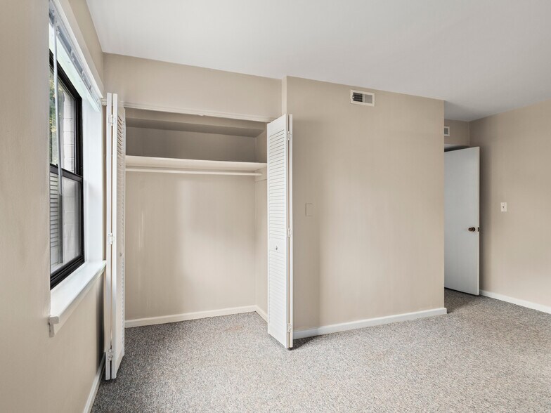 More Photos Of 615 Biltmore Ave, Asheville Apartments For Sale