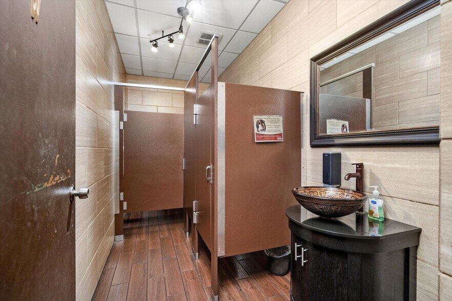 More Photos Of 1302 Monmouth Rd, Mount Holly Storefront Retail Office For Lease