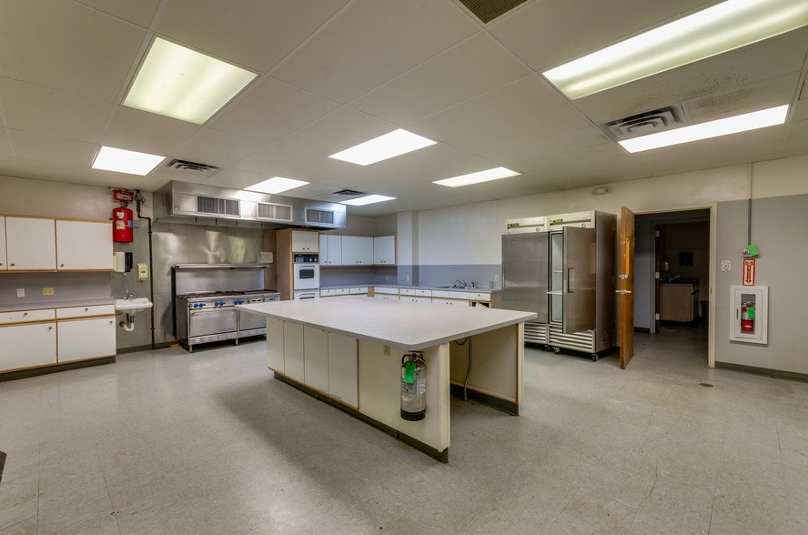 More Photos Of 1411 W Main St, League City Schools For Sale