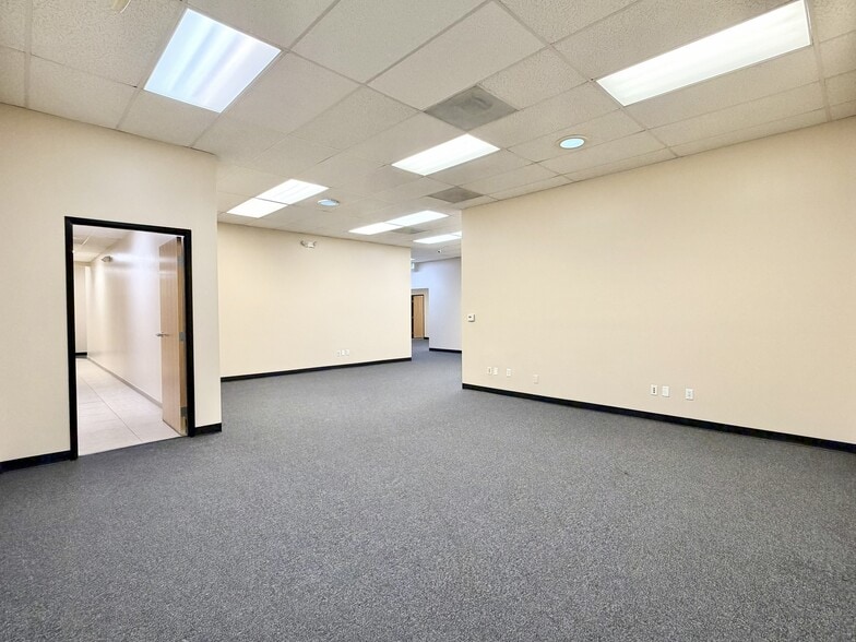 More Photos Of 16702-16800 Valley View Ave, La Mirada Research And Development For Lease