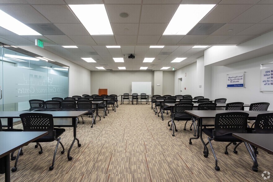 More Photos Of 10461 Mill Run Cir, Owings Mills Office For Lease