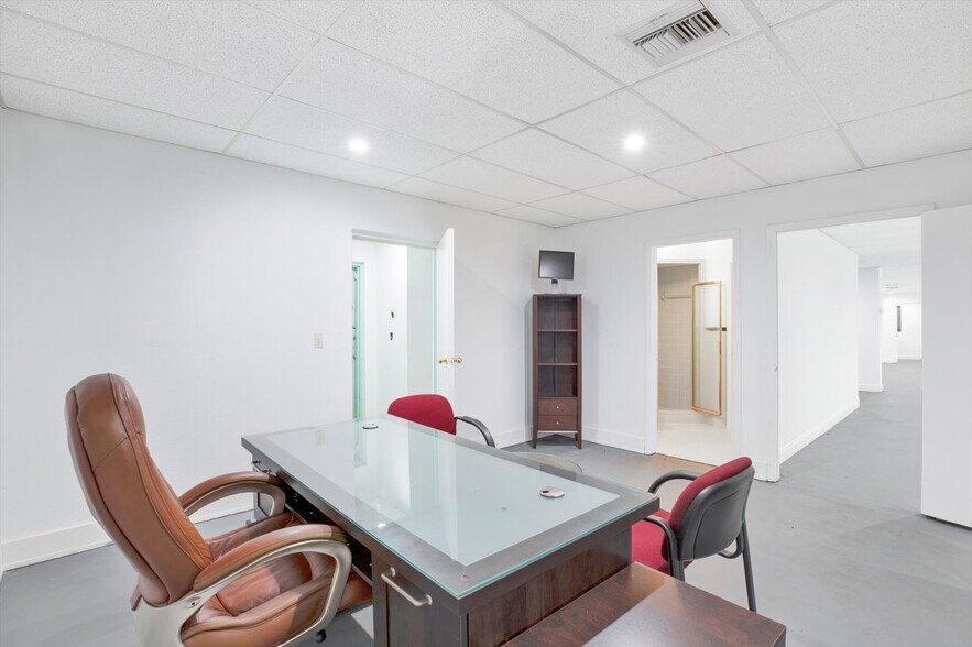 More Photos Of 12425 N Florida Ave, Tampa Medical For Lease