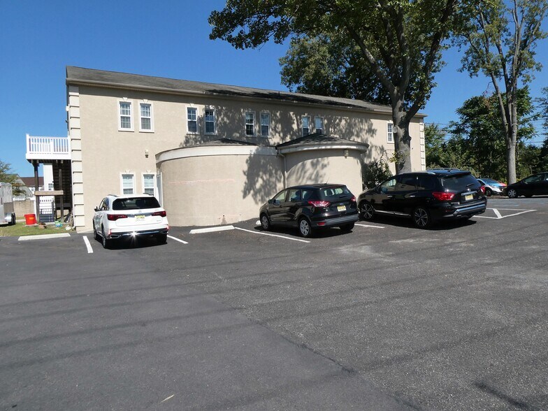 More Photos Of 335 Evesham Ave, Lawnside Medical For Lease