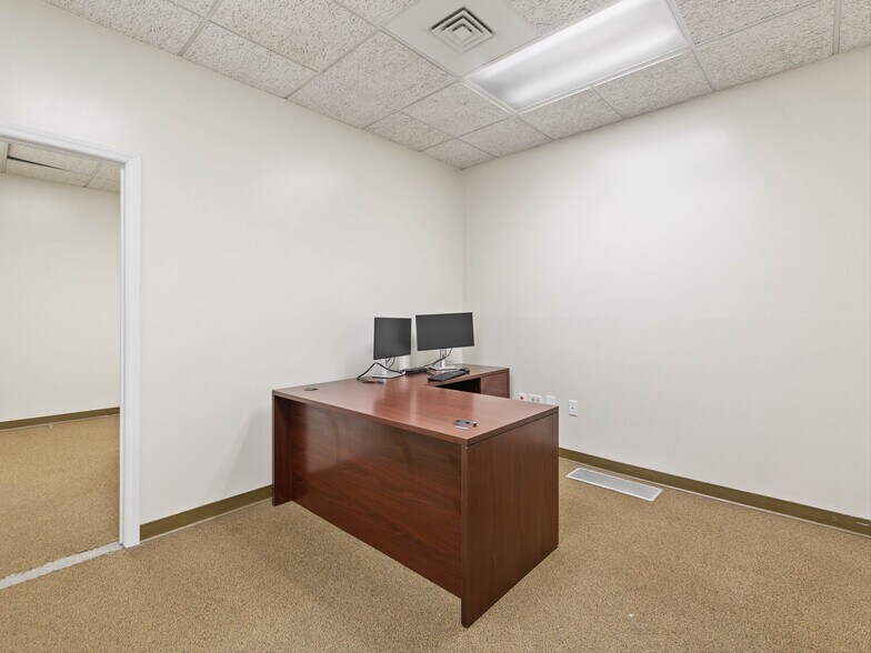 More Photos Of 86 Asheland Ave, Asheville Medical For Lease