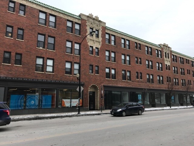 More Photos Of 2769-2787 N Milwaukee Ave, Chicago Coworking Space