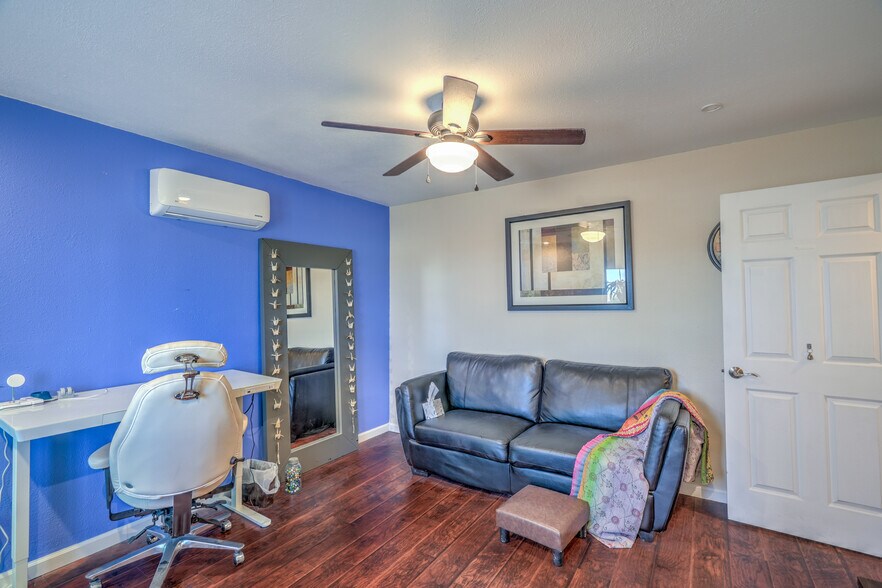 More Photos Of 211 W Atlantic Ave, Henderson Office For Sale