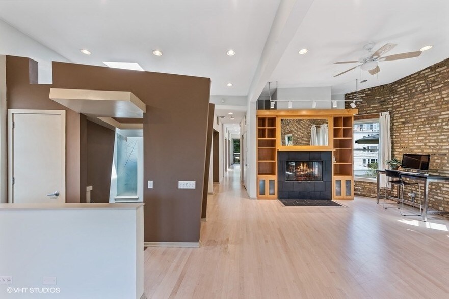 More Photos Of 1228 W Glenlake Ave, Chicago Apartments For Sale