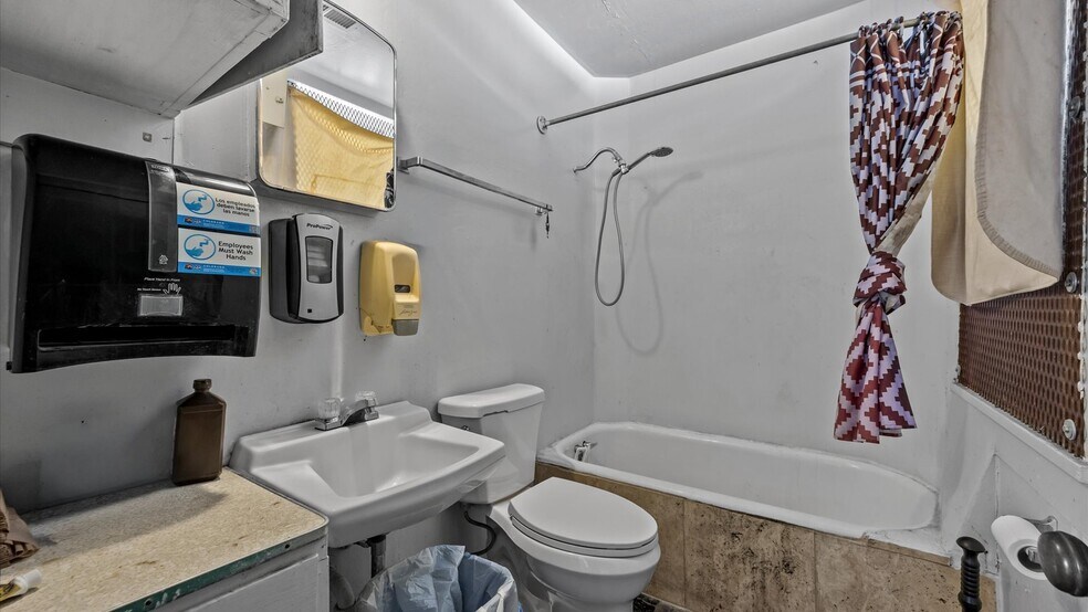 More Photos Of 412 Park Ave, Rifle Restaurant For Sale