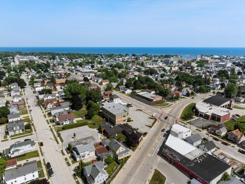 More Photos Of 2205 Forest Ave, Two Rivers Office Residential For Sale