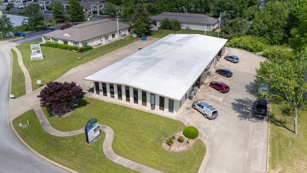 More Photos Of 201 S 20th St, Rogers Loft Creative Space For Lease