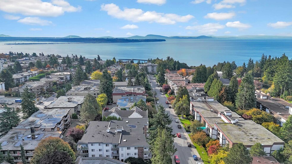 More Photos Of 1520 Blackwood St, White Rock Apartments For Sale