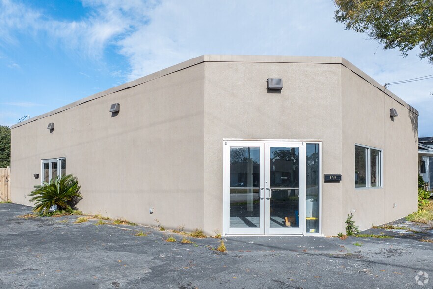 More Photos Of 928 Block St, Port Neches Office Residential For Sale