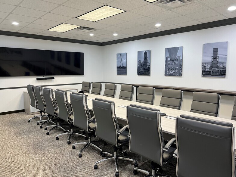 More Photos Of 8400 N Sam Houston Pky W, Houston Office For Lease