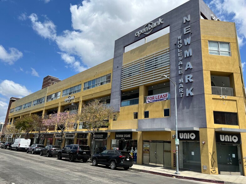 More Photos Of 747 E 10th St, Los Angeles General Retail For Sale