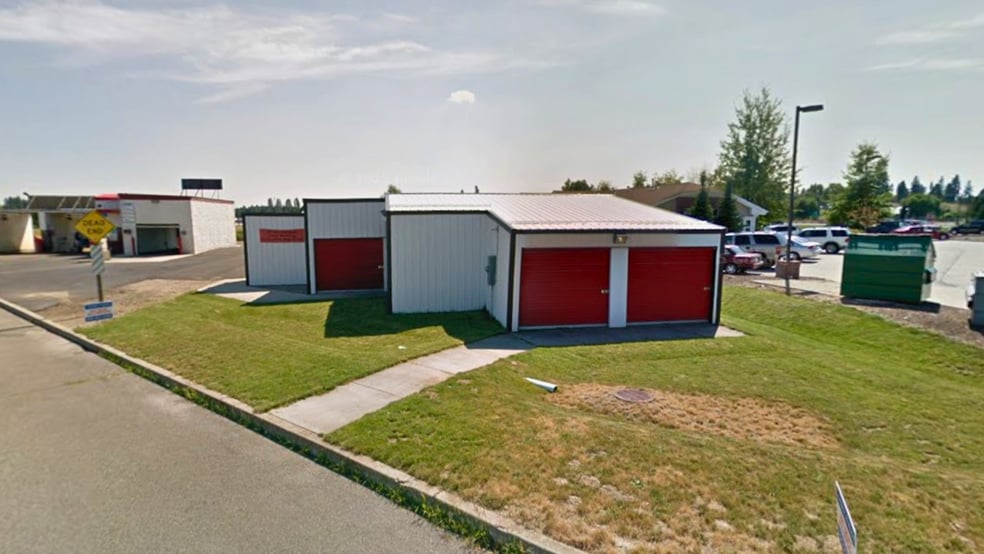 More Photos Of 112 E. J St., Deer Park Self Storage For Sale