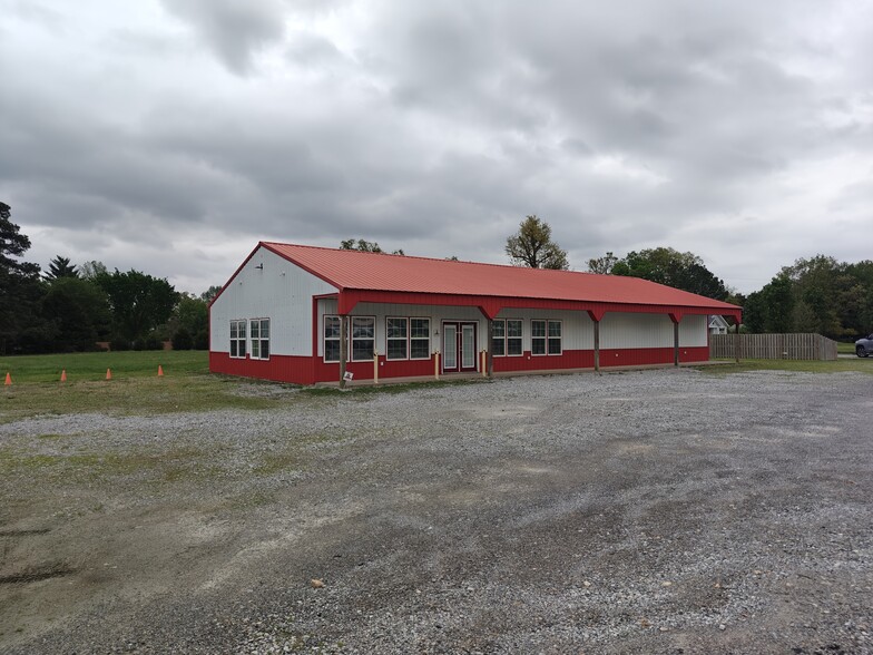 More Photos Of 430 N Brent Ln, West Siloam Springs General Retail For Lease