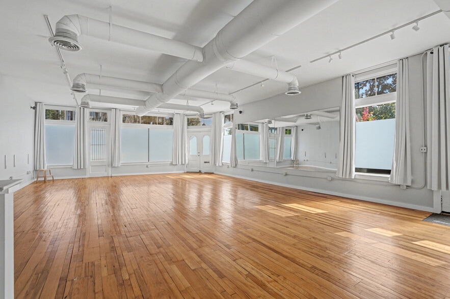 More Photos Of 2323 Barnard St, Savannah Storefront Retail Office For Lease