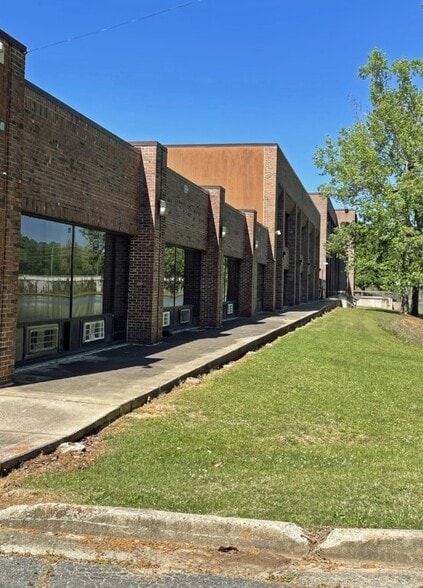More Photos Of 3500 Riverside Dr, Macon-Bibb Religious Facility For Sale