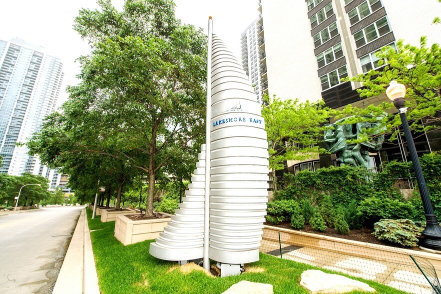 More Photos Of 400 E Randolph St, Chicago Multifamily For Sale