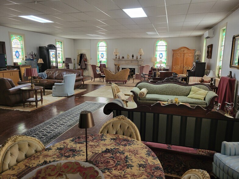 More Photos Of 7 S Main St, Union Bridge Religious Facility For Sale