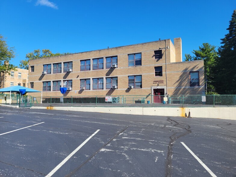 Primary Photo Of 230 Haverford Rd, Wynnewood Schools For Lease