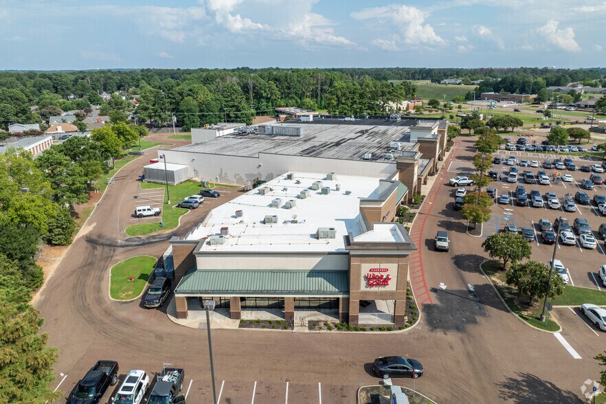 More Photos Of 1030-1060 Spillway Cir, Brandon Storefront For Lease