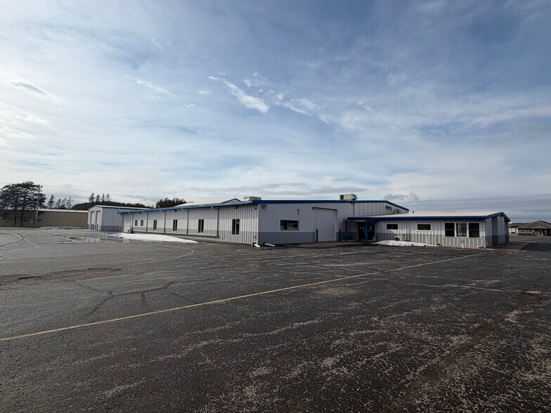 More Photos Of 2905 N Lincoln Rd, Escanaba General Retail For Sale
