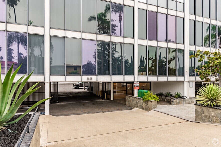 More Photos Of 2020 N Broadway, Santa Ana Office For Sale