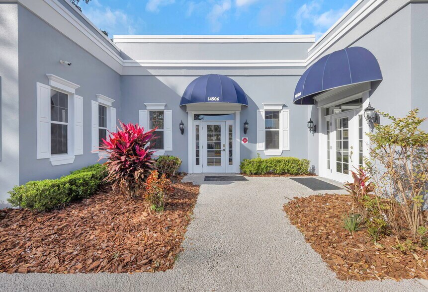 More Photos Of 14506 University Point Pl, Tampa Office For Sale